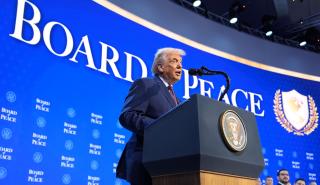 «Έπεσαν» οι υπογραφές για το Συμβούλιο Ειρήνης του Τραμπ - «Παρών» από 19 χώρες