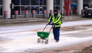 Χιλιάδες ακυρώσεις πτήσεων και άδεια ράφια στα σούπερ μάρκετ από την σφοδρή κακοκαιρία στις ΗΠΑ