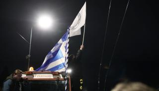 Στο Σύνταγμα θα διανυκτερεύσουν οι αγρότες - Tα τρακτέρ στο κέντρο της Αθήνας
