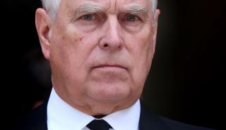 Ελεύθερος μετά από ανάκριση ο έκπτωτος πρίγκιπας Άντριου - Παραμένει υπό έρευνα