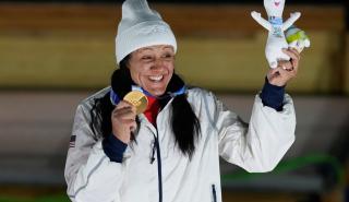 Χειμερινοί Ολυμπιακοί Αγώνες: Η Ελάνα Μέγιερς Τέιλορ στα 41 της έγινε η γηραιότερη χρυσή Ολυμπιονίκης