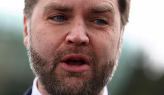 Βανς: Προτεραιότητα η διπλωματική λύση με Ιράν - Νέες αμερικανικές κυρώσεις στην Τεχεράνη