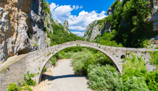 Ζαγοροχώρια: Μια βόλτα στα πιο εντυπωσιακά γεφύρια