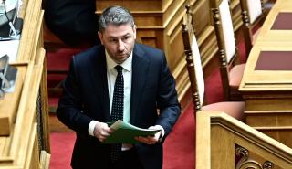 Άμεση ενημέρωση των πολιτικών αρχηγών από τον πρωθυπουργό για Μ. Ανατολή ζητά ο Ανδρουλάκης