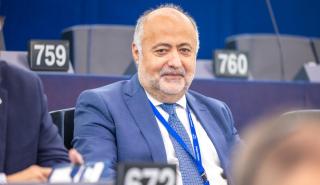 Τσιόδρας στο Ευρωκοινοβούλιο: Ενίσχυση της προστασίας καταναλωτών με νέους κανόνες για τα πακέτα ταξιδιών