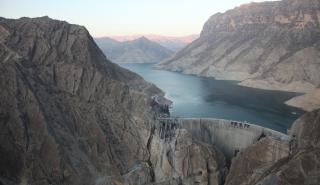 Το νερό απασχολεί τους κατοίκους όσο ακριβώς και οι βόμβες στον Πόλεμο του Περσικού