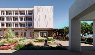 Tinos Beach: Το εμβληματικό ξενοδοχείο επιστρέφει ξανά το 2026