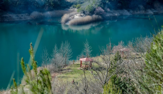 Τέσσερις ελληνικές λίμνες για ανοιξιάτικες αποδράσεις