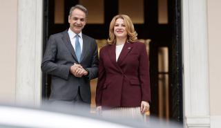 Συνάντηση Μητσοτάκη με την πρωθυπουργό της Λετονίας: «Μία εξαιρετική ευκαιρία να ενισχύσουμε τους δεσμούς μας»