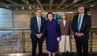 Εθνική Τράπεζα: Εγκαινιάστηκε το έργο «Μετέωροι Βηματισμοί» στο Μέγαρο Καρατζά