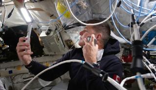 Eπιστρέφουν στη Γη μετά τον γύρο της Σελήνης οι αστροναύτες του Artemis II