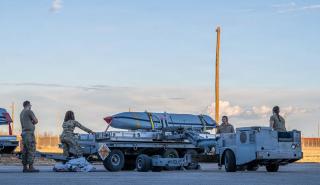 ΗΠΑ: Σχεδόν όλο το απόθεμα των «αόρατων» πυραύλων κρουζ JASSM-ER έτοιμο για χρήση κατά του Ιράν