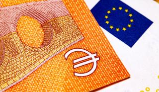 Προσλήψεις 448 διοικητικών υπαλλήλων στην ΕΕ με αρχικό μισθό 6.863 ευρώ