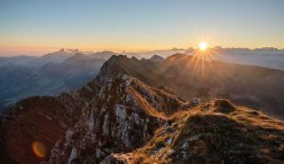 EY: Η Ελλάδα παραμένει σε τροχιά ανάπτυξης - Ο επενδυτικός κύκλος αλλάζει κατεύθυνση