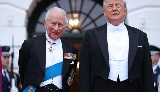 Ο Τραμπ αίρει τους δασμούς σε ουίσκι και μπέρμπον μετά την επίσκεψη του Κάρολου