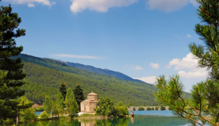 Τέσσερις λίμνες κοντά στην Αθήνα για ανοιξιάτικες αποδράσεις