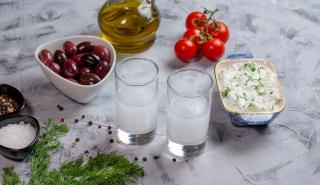 Αλκοολούχα ποτά: Τρίτη χρονιά με εξαγωγές άνω των 100 εκατ. ευρώ - «Βασιλιάς» το ούζο