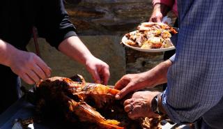 Τα γεύματα των θρησκευτικών εορτών είναι σε όλο τον κόσμο ακριβά