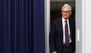 Παραμένει στο ΔΣ της Fed ο Πάουελ - Το «στίγμα» για πληθωρισμό, πετρέλαιο, επιτόκια