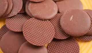 SOS από τον μεγαλύτερο παραγωγό σοκολάτας στον κόσμο - Κατακρημνίζεται η τιμή του κακάο