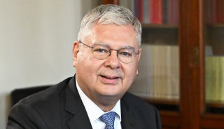 HELLENiQ ENERGY: Το γεωπολιτικό crash test και η μάχη για diesel, jet fuel και ρεύμα