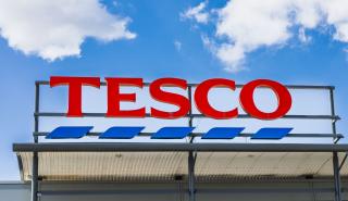 Πώς η συνεργασία της Tesco με ντόπιους παραγωγούς, αντικαθιστά τους συνεταιρισμούς