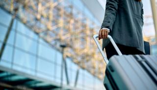 Τουρισμός: Ακρίβεια και γεωπολιτική ανασφάλεια προβληματίζουν αλλά δεν ανακόπτουν τα ταξίδια