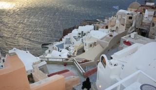 Σαντορίνη: Πλαφόν στην κρουαζιέρα, αναβάθμιση υποδομών και στοίχημα η βιωσιμότητα