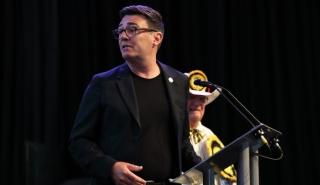 Ο «Βασιλιάς του Βορρά»: Ποιος είναι ο Άντι Μπέρναμ που θέλει να εκθρονίσει τον Στάρμερ