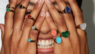 Όταν το fine jewelry συναντά το parisian cool: Η Yvonne Léon στον SERKOS