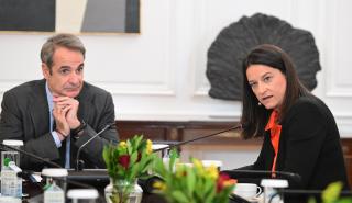 Σινιάλο Μητσοτάκη στους εργαζόμενους - Nέες «τσιπρικές» αυταπάτες - Aριστερό φλας του Δούκα