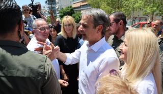 Στην αγορά της Νέας Σμύρνης ο Κυριάκος Μητσοτάκης