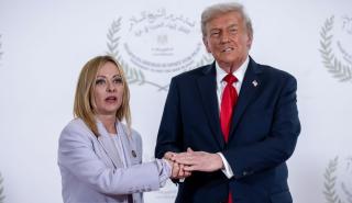 Τραμπ: «Η Μελόνι θέλει να ξαναγίνουμε φίλοι για να ανέβει στα γκάλοπ»
