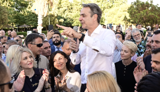 Μητσοτάκης: Όποιος σας υπόσχεται τζάμπα παροχές να ξέρετε ότι θα σας τα πάρει - Η πτώση του πετρελαίου θα περάσει στην αγορά