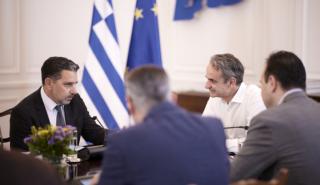 Συνάντηση Μητσοτάκη με Panay της Amazon: Στο τραπέζι η ενσωμάτωση της ελληνικής σε Kindle και Alexa