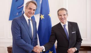 Συνάντηση Μητσοτάκη με τον γενικό διευθυντή του ΔΟΑΕ Ραφαέλ Γκρόσι