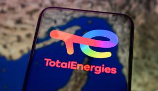 TotalEnergies: Άλμα 67% στα κέρδη του β' τριμήνου λόγω υψηλότερων τιμών πετρελαίου και ισχυρών περιθωρίων διύλισης