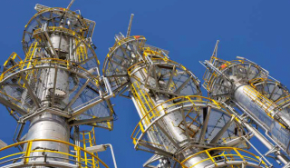 UBS για Motor Oil: Σενάριο για EBITDA 849 εκατ. ευρώ και νέο ιστορικό ρεκόρ