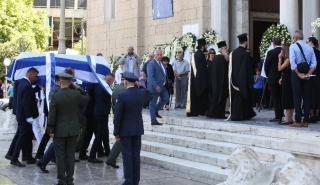 Το τελευταίο αντίο στον Γιάννη Βαρβιτσιώτη - Μητσοτάκης: Μας αφήνεις βαριά κληρονομιά