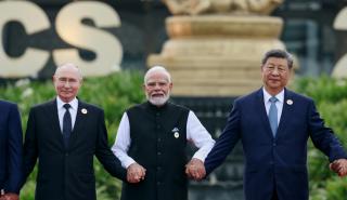 BRICS: Κίνα και Ινδία έτοιμες να βοηθήσουν στον τερματισμό του πολέμου στην Ουκρανία