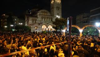 Ξεκίνησε με την άφιξη της σορού στον ΙΝ Αγίας Τριάδας η λαϊκή αγρύπνια για τον Γ. Μαζωνάκη