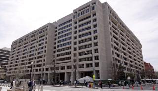 Λάθη και παραλείψεις στο ελληνικό πρόγραμμα παραδέχεται το ΔΝΤ