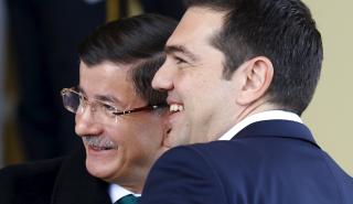 Νευρικά «τιτιβίσματα» Τσίπρα - Davutoglu για το Αιγαίο