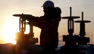 Διήμερο αρνητικό σερί το πετρέλαιο - «Βουτιά» 5% για το φυσικό αέριο