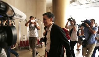 Διπλό ραντεβού των θεσμών με Σκουρλέτη και Τσακαλώτο