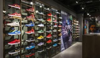 Nike: Μικτά κέρδη στο τρίμηνο καθώς ετοιμάζεται για αλλαγή κεφαλής