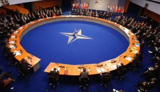 Eπεισόδιο στη συνέλευση του NATO: Για αποστρατιωτικοποίηση μίλησε ο Ακάρ - Απάντησαν οι Έλληνες βουλευτές