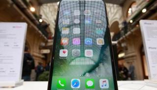 Τα επόμενα iPhone μπορεί να είναι ... γυάλινα