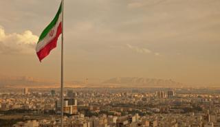 Ιράν: Συνθήματα κατά των "ταραχών" στην κηδεία των θυμάτων της Σιράζ