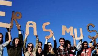 Συνεχίζεται και το 2024 το Erasmus+, αυξάνονται οι υποτροφίες κινητικότητας